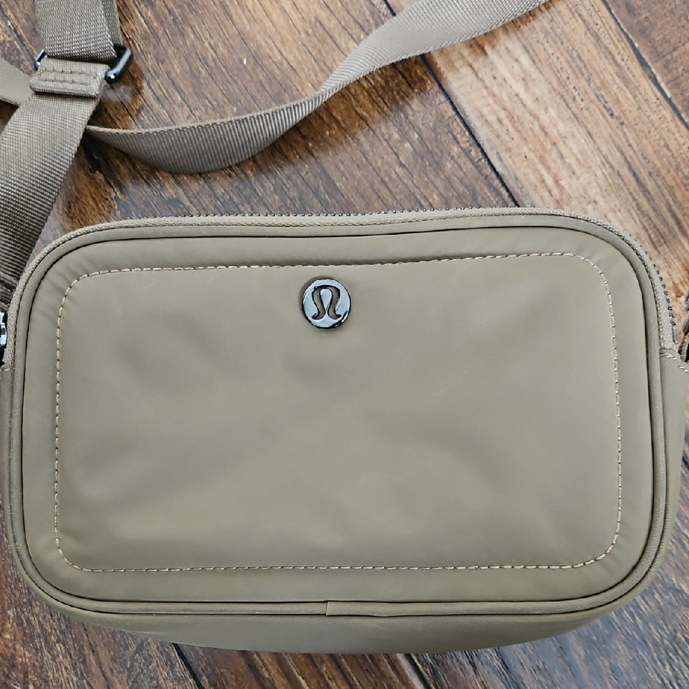 Lululemon Athletica Khaki Green Bag